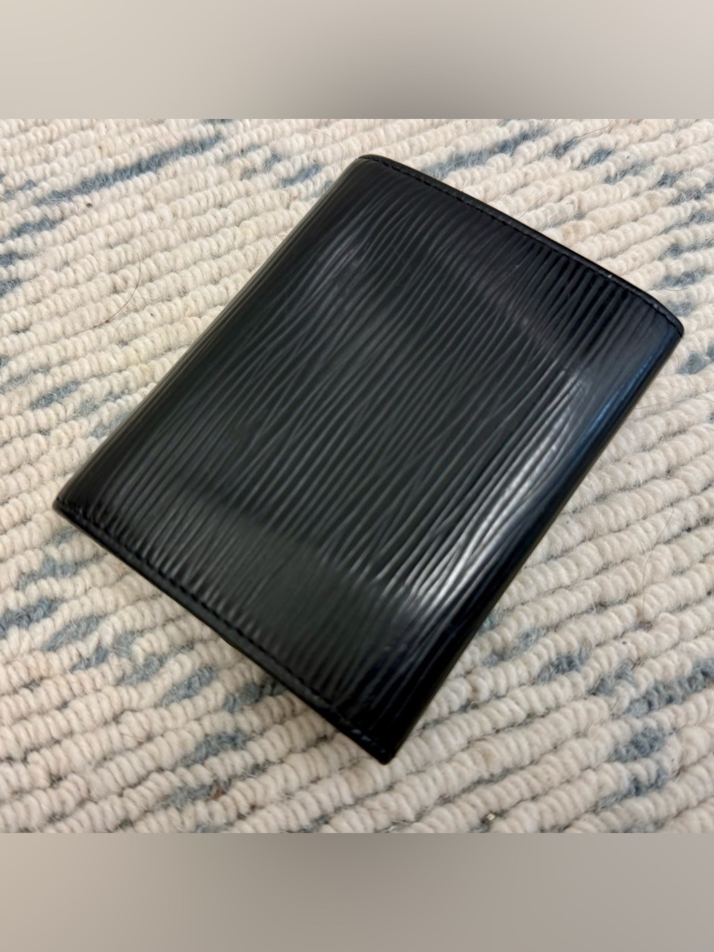 LOUIS VUITTON Unisex Classic Sleek Black Epi-Porte Monnaie Simple Coin Purse - Picture 9 of 16